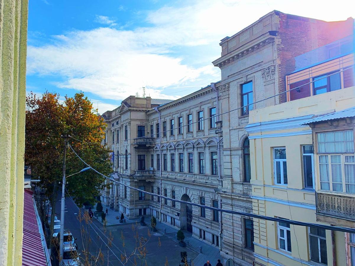 Central Location King Size Bed Tbilisi Eksteriør billede